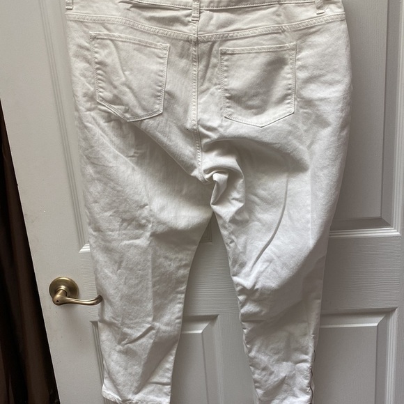 B womens a.n.a solid white stretch skinny plus size jeans size 20W - Picture 3 of 7